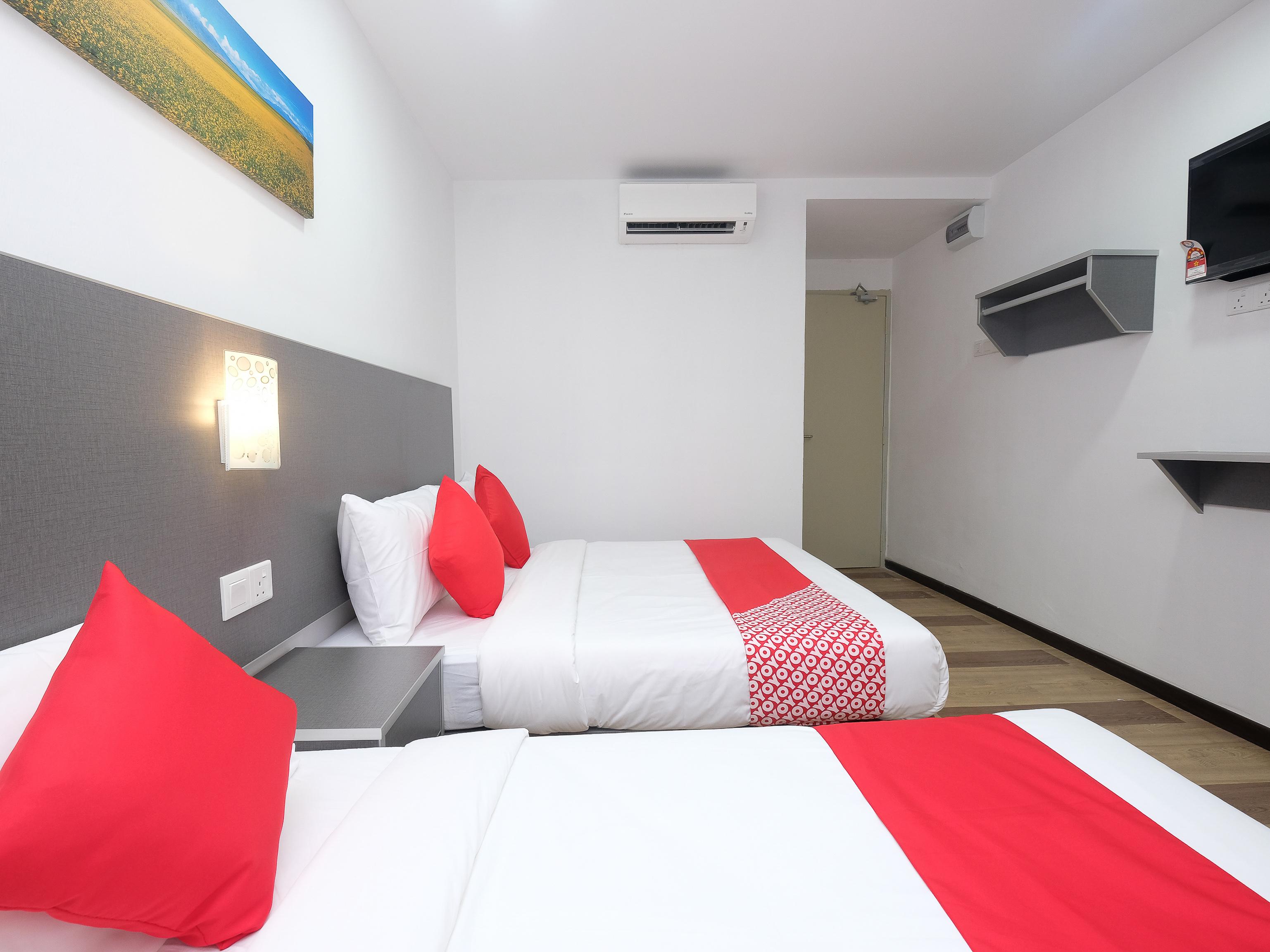 Oyo 44043 First Garden Hotel Kuantan Kültér fotó