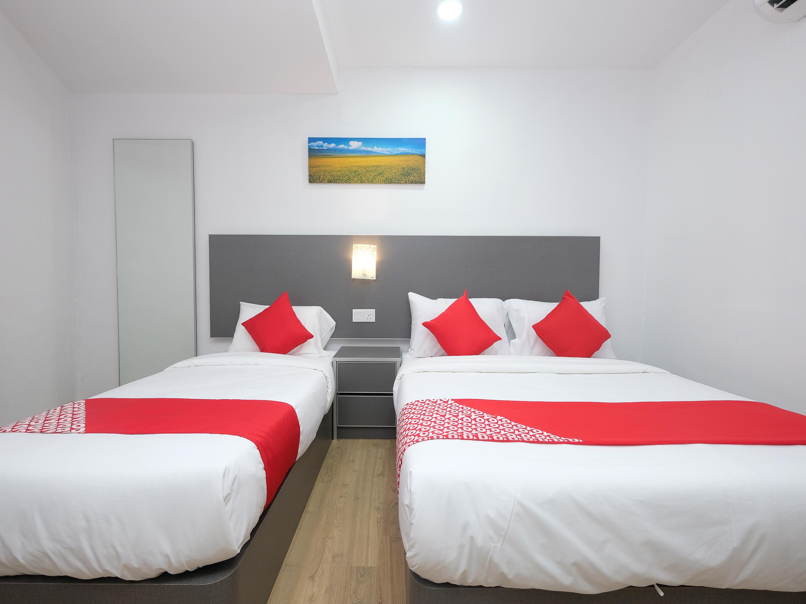 Oyo 44043 First Garden Hotel Kuantan Kültér fotó