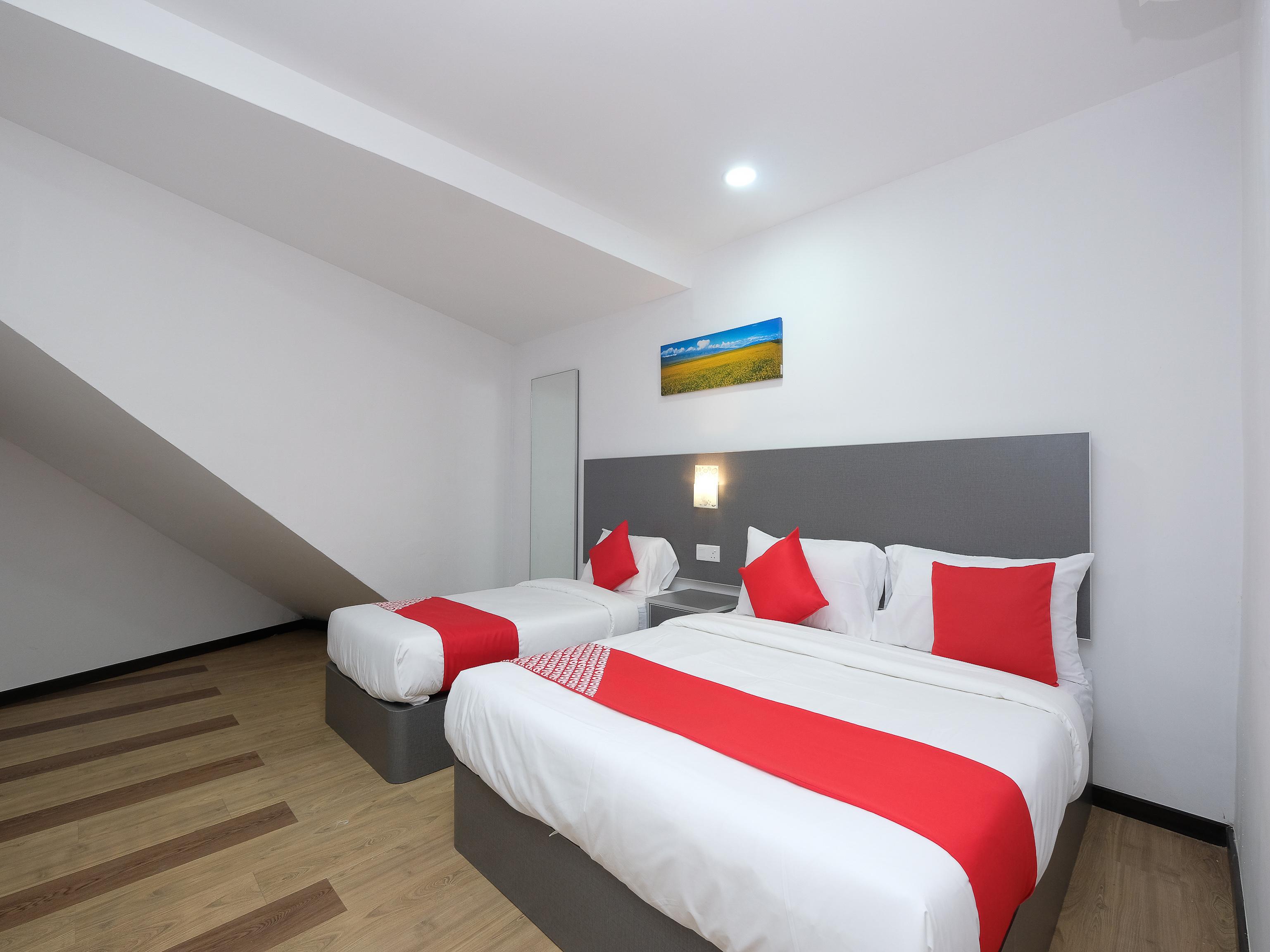 Oyo 44043 First Garden Hotel Kuantan Kültér fotó
