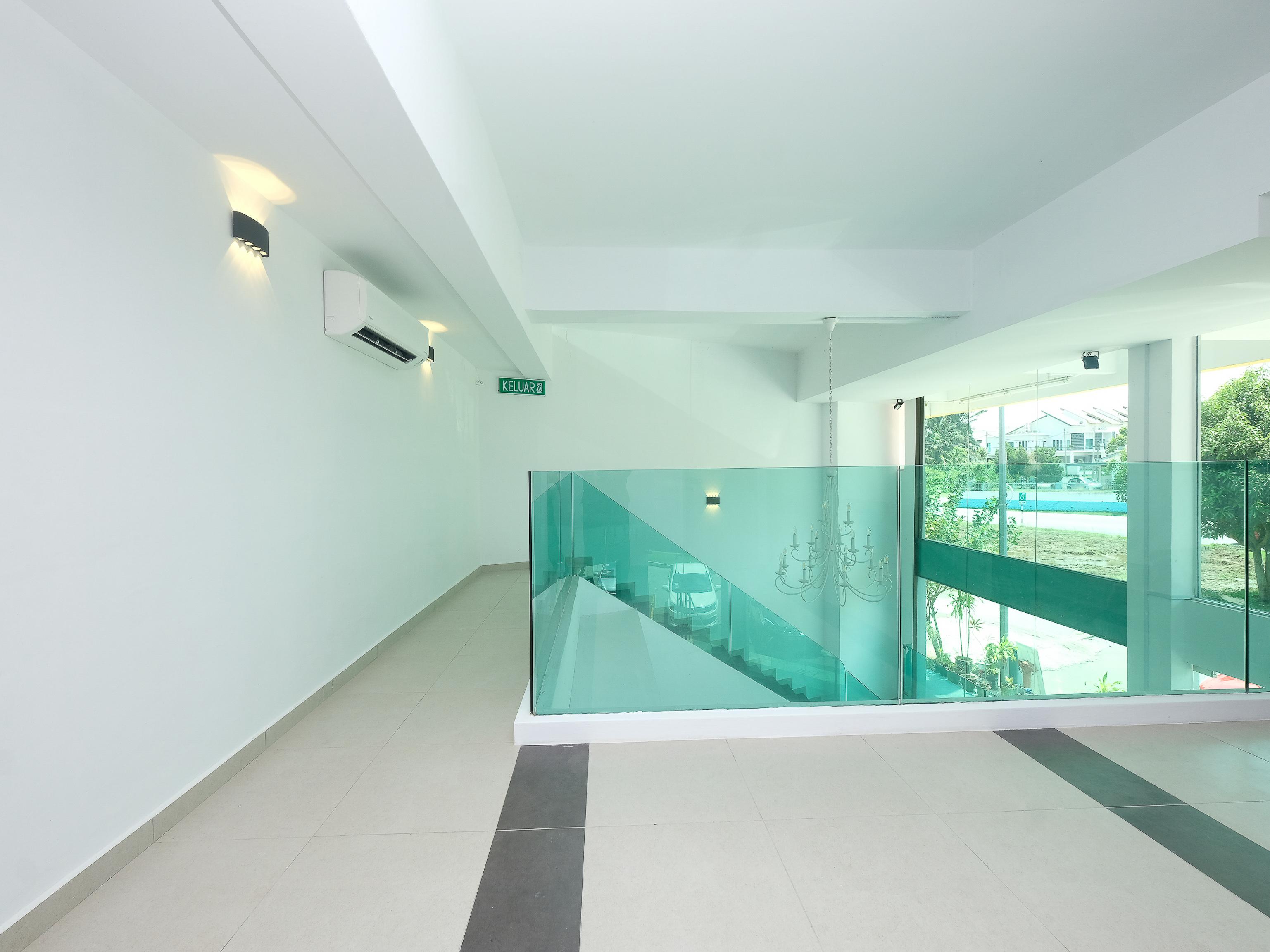 Oyo 44043 First Garden Hotel Kuantan Kültér fotó
