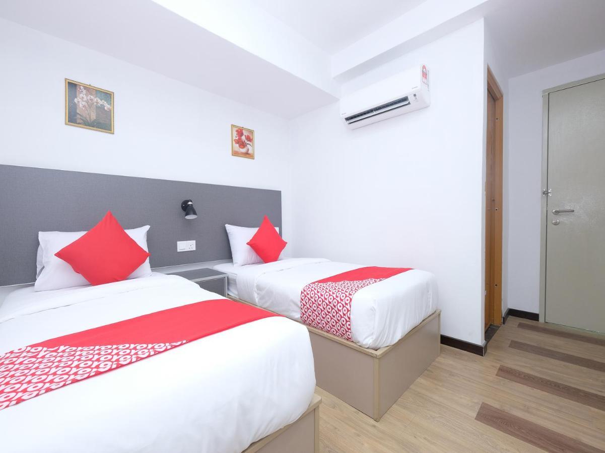Oyo 44043 First Garden Hotel Kuantan Kültér fotó