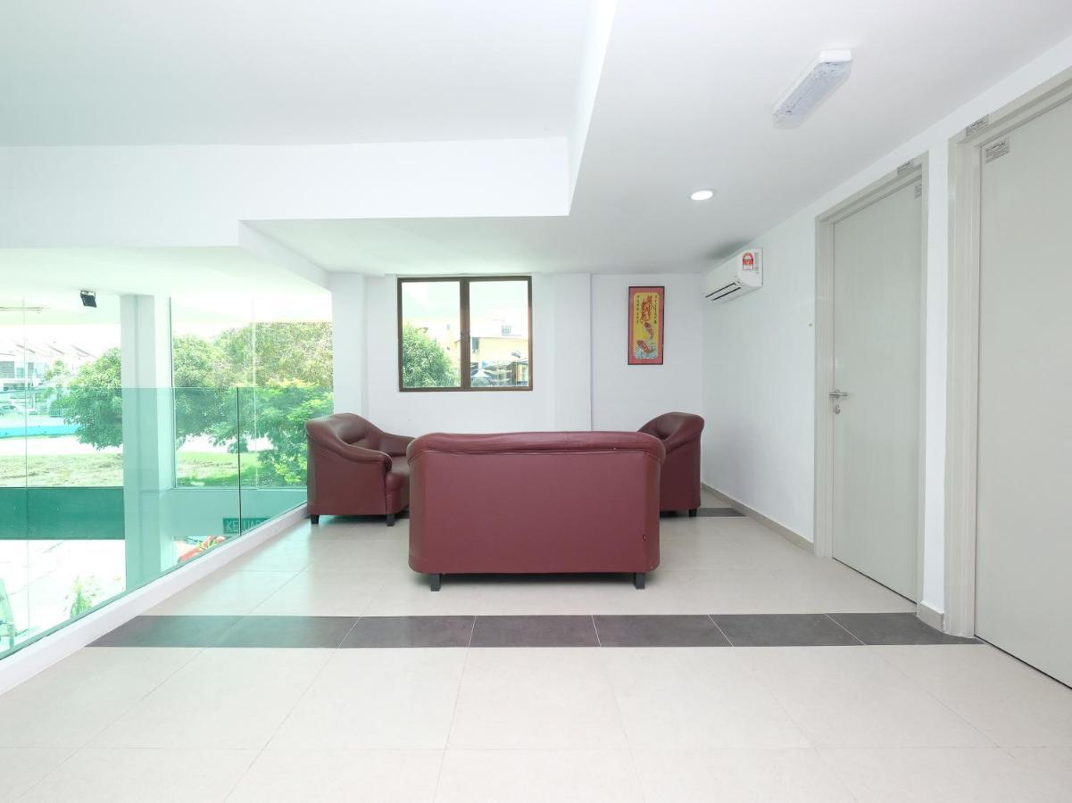 Oyo 44043 First Garden Hotel Kuantan Kültér fotó